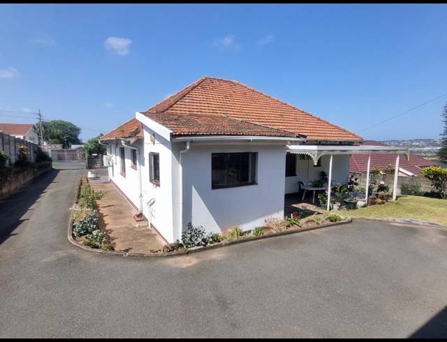 3 BEDROOM HOUSE FOR SALE IN MONTCLAIR